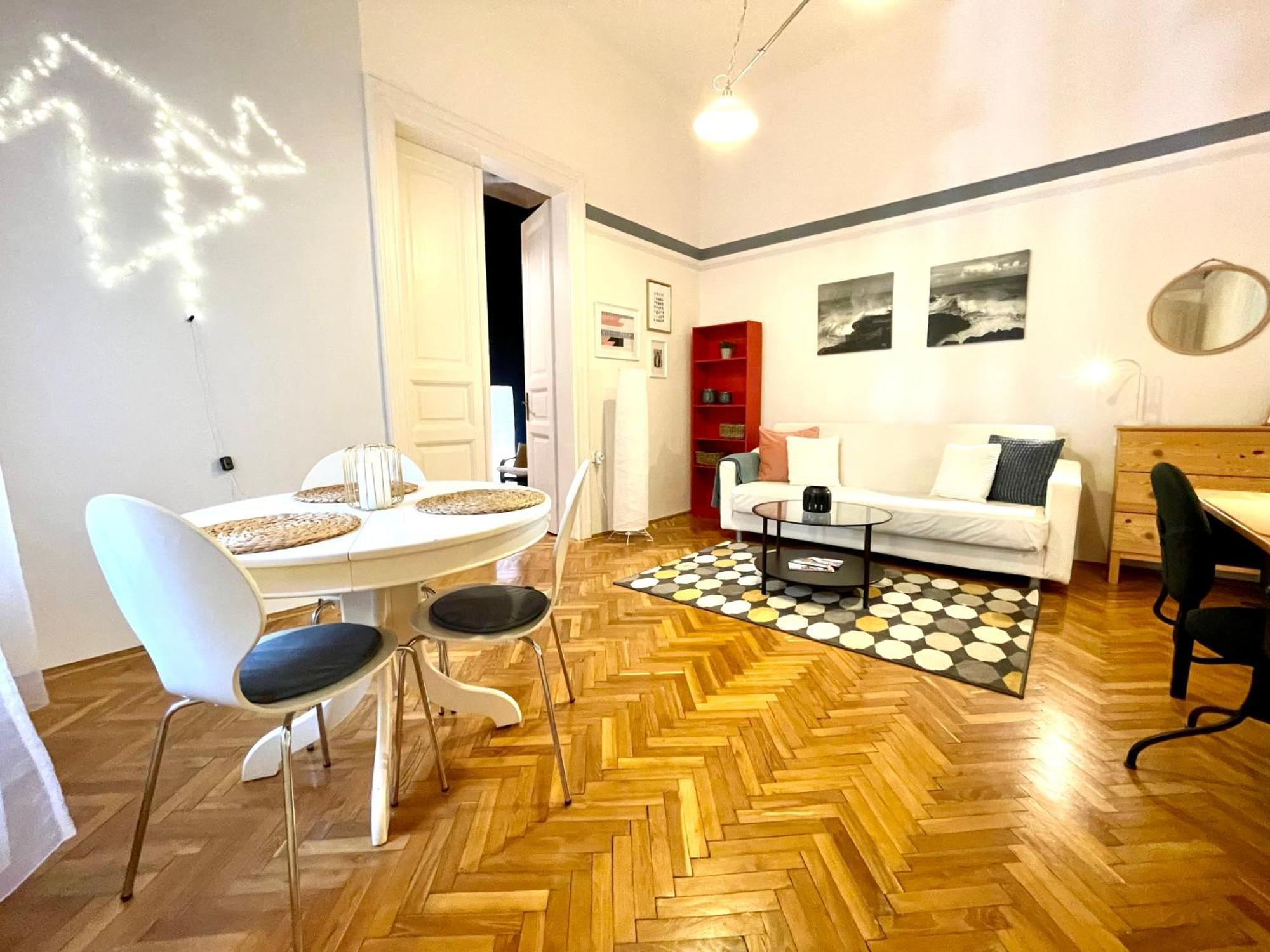 Westend Cosy Home Apartment In The City Centre Long Term, Budapest